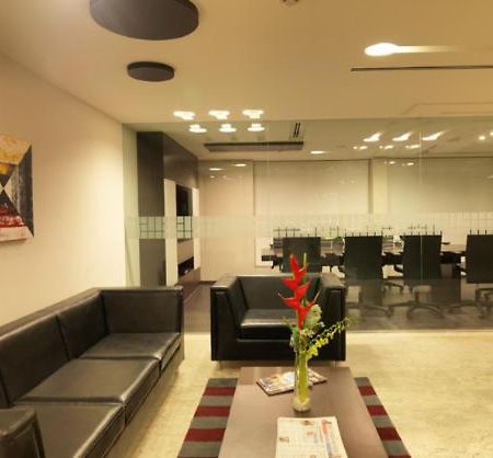 24 Tech Hotel Бангалор Екстериор снимка