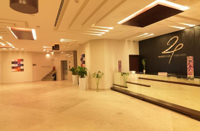 24 Tech Hotel Бангалор Екстериор снимка