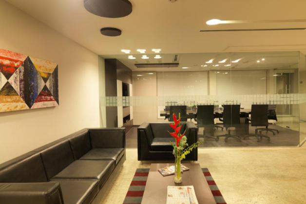 24 Tech Hotel Бангалор Екстериор снимка